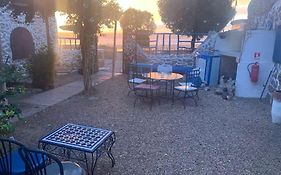 Achkid B&B, Front beach Hotel&Restaurant